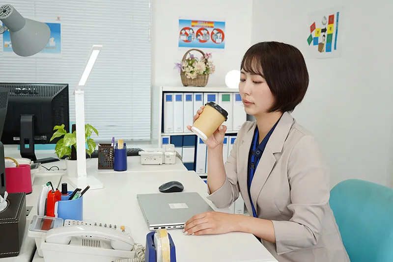 【VR】生意気美人部下を媚薬漬けにし、感度倍増ま●こに徹底的にわからせ中出し。穴放題のアへ顔性奴●にしてやりました 那賀崎ゆきね【8K】