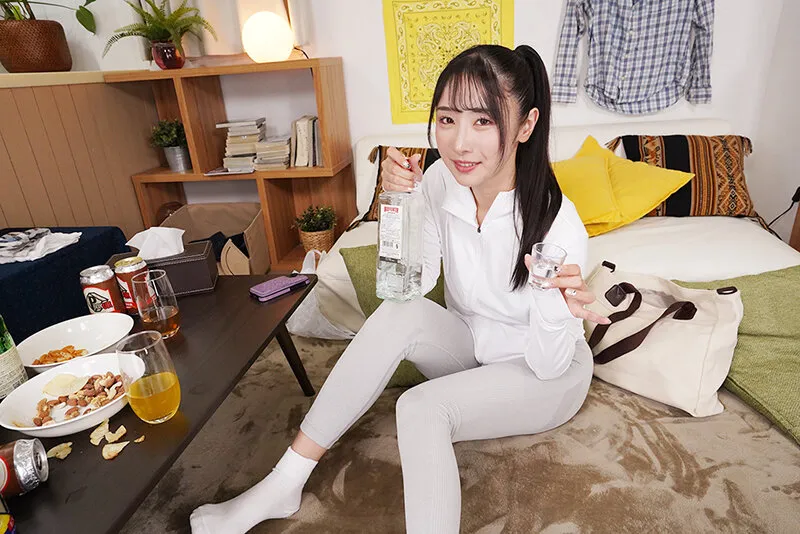 【VR】終電逃した美人JDが泥●痴女化！汗とマン汁の匂いに占領された部屋でレギンスのいやらしい穴に何度も中出ししまくった夜 小野坂ゆいか【8K】