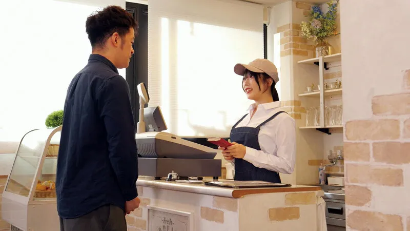 裏切り孕ませデート～うぶなカフェ店員の特別な1日は無慈悲に中出しされ続け、ザーメン混じりのクソと化す～ 桜ゆの