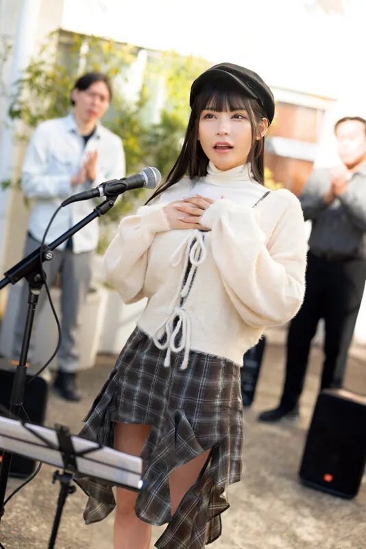 路上シンガーレ●プ 夢を抱えて愛を歌う私は騙され監禁され媚薬で堕とされ…今日もオホ声で絶叫し続ける。 胡桃さくら