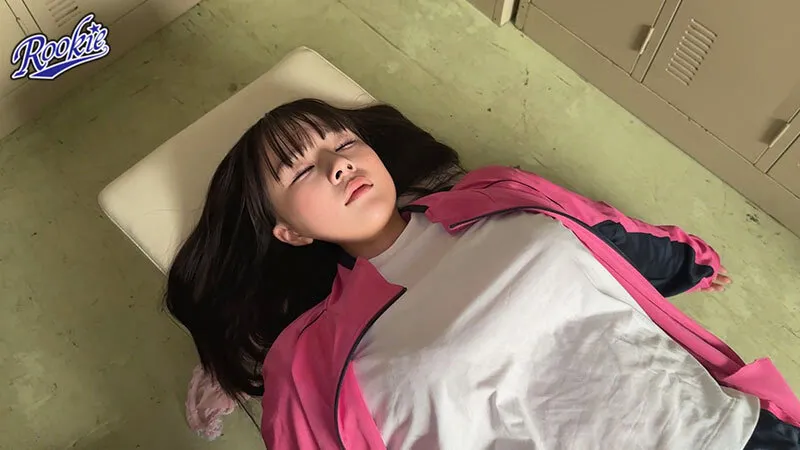 電車で毎日見かけるカワイイあの子を粘着ストーキング！電車痴●！睡眠姦！自宅襲撃！の鬼畜オンパレード 桜庭ももな