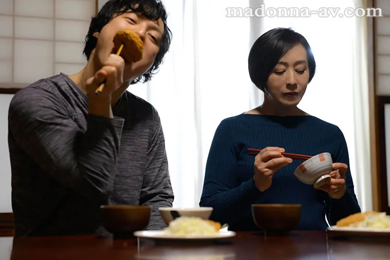 トップクラスのアラ還 専属第2章 中出し解禁―。 「お義母さんあの時、弟を産んでくれるって約束したよね？」 どうしても下の子が欲しかった僕は、閉経間近に迫る薫さんの膣内に毎日、子種を流し込み続けました…。 木戸薫