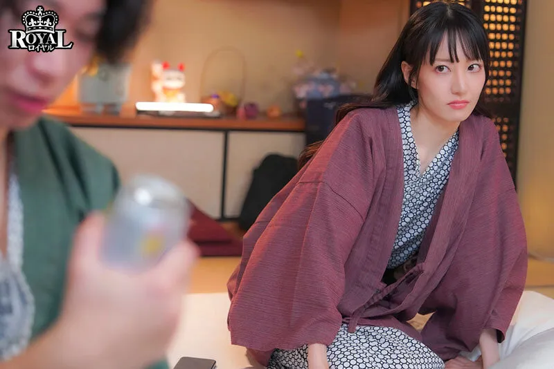 朝起きたら部屋に浴衣がはだけた後輩女子社員！いつも生意気で悪態ばかりついてくるのに、甘えてきたので… 石田佳蓮