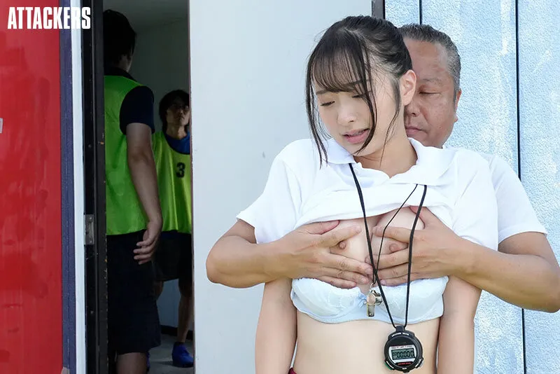 サッカー部の女子マネージャーは毎日、顧問教師の性処理をさせられています。 花守夏歩