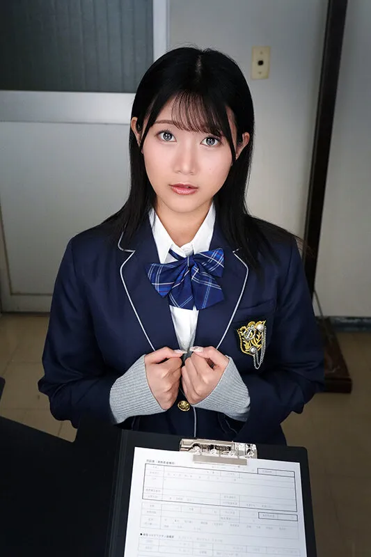 【VR】一人きりの健康診断。真面目な学級委員長がエスカレートするドクハラに快感を覚え、言われるがままに膣奥中出し。 谷村凪咲