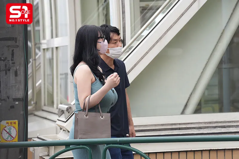 顔よりデカい胸のせいで…乳だけで身バレしてしまった人妻風俗嬢の末路…。 旦那不在の間、ご近所さん御用達のヤラれ放題Mカップ みなみ羽琉