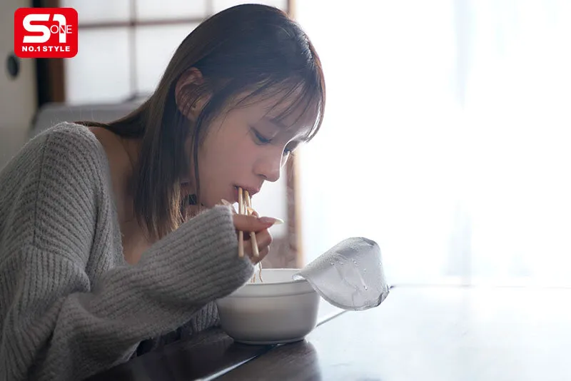 年末年始、古い学生寮で女学生とおじさん管理人が2人きり…禁断シチュに欲情した中年ち●ぽと寂しさ埋めたい若い少女おま●こは相性良すぎて合体し続けた。 兒玉七海