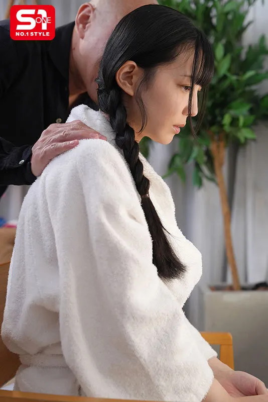 グラビアアイドルの際どい水着は撮影スタッフのレ●プ欲を掻き立てる 紫堂るい