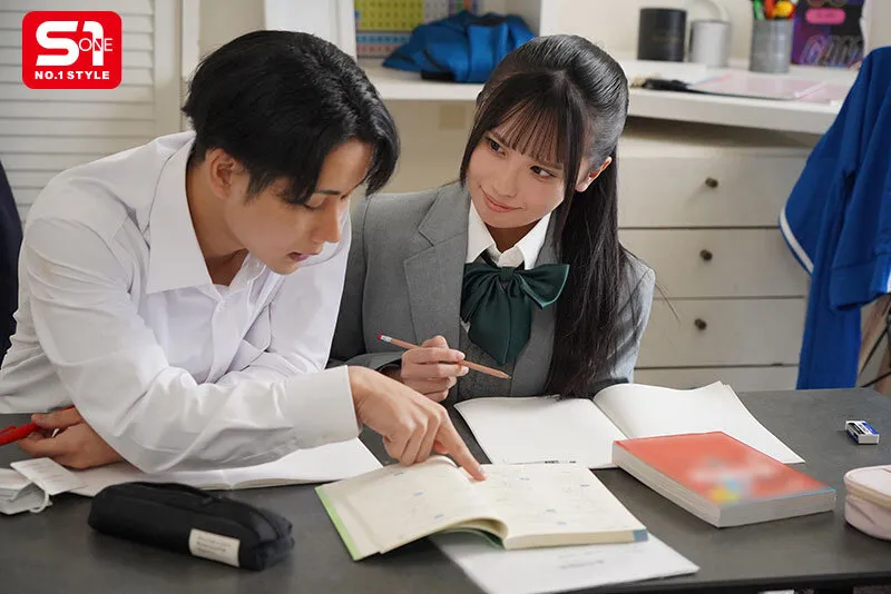 僕の家の中に潜む僕にベタ惚れ絶倫同級生、隙あらばこっそり現れ無理やり何度もハメてくる。 渚あいり