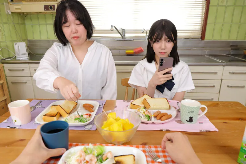【VR】【8K】娘に精子を飲ませて育ててます。ゆなちゃん
