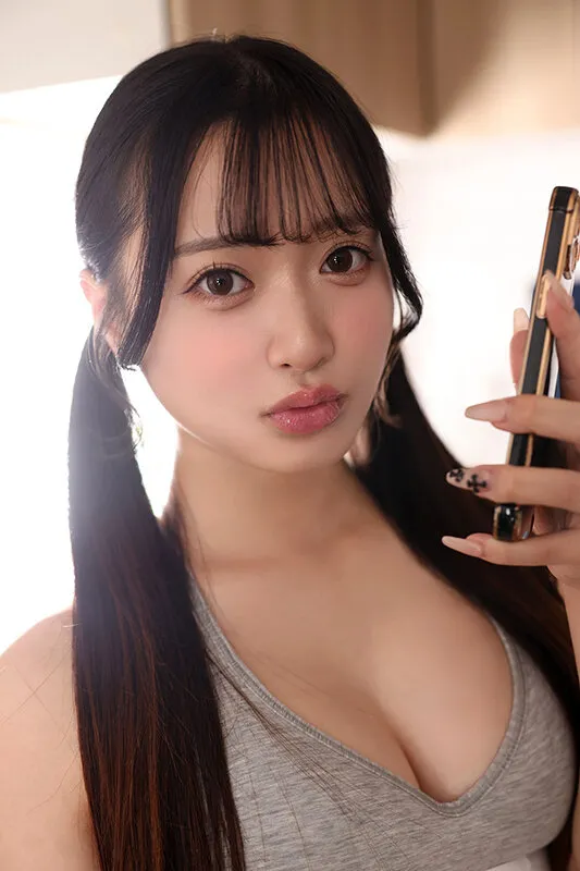 【VR】これぞ8K！顔面特化アングルVR ～活発なカノジョはボクをキスで全肯定して癒してくれる～ 花守夏歩