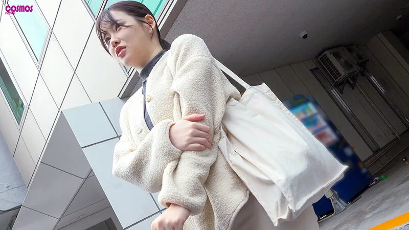 生活に困り自宅でメンズエステを始めた近所のシングルマザーと中出しSEX れなさん（32歳）