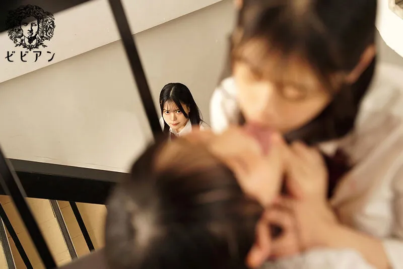 「なんで私が百合堕ちしてんだっ！？」 恋のキューピットになるはずが美少女に迫られ快楽に完全敗北...WSS（私が先に好きだったのに...）状態の親友にレズ堕ちSEX見せつけちゃいました。