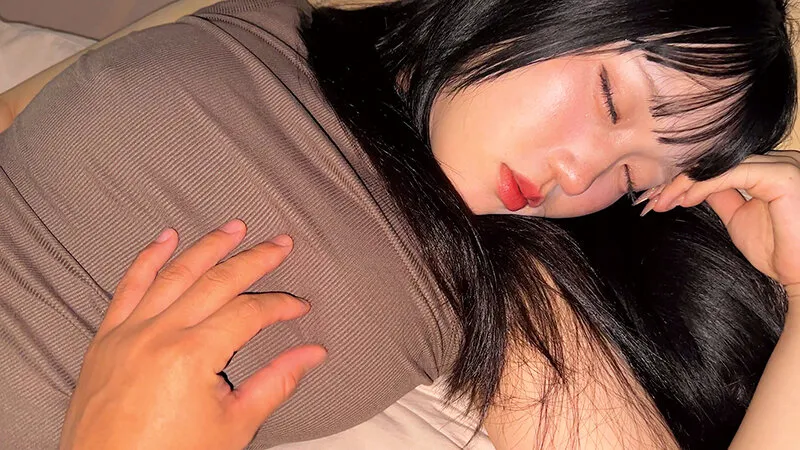 ノーブラ誘惑 美容室 巨乳美容師4名