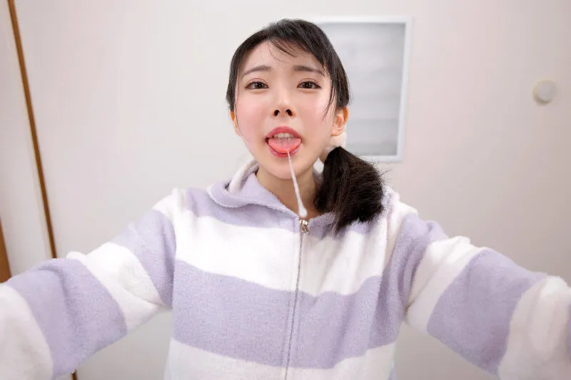 【VR】【8K】「あなたは私のモノ♪」独占欲も性欲も強め舐め好き年上彼女に、顔中体中を熱舌でねっとりマーキングされ、耳元に囁き淫語で脳みそ溶かされ中出しおねだりされても断れない。「好き◆好き◆」皆月ひかる